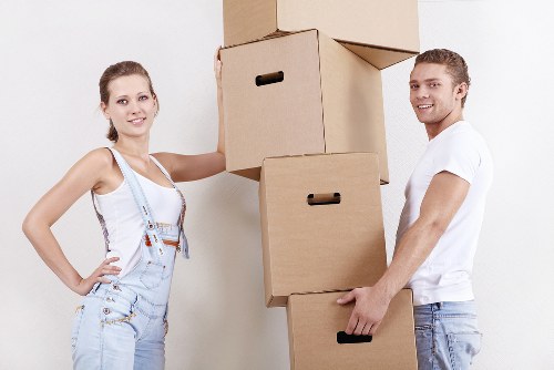 Local Docklands moving help for flats, storage and small business moves